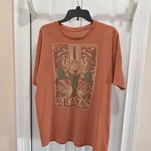 Aquaman DC Comics XL graphic tee orange 100% cotton. Original blonde Aquaman.